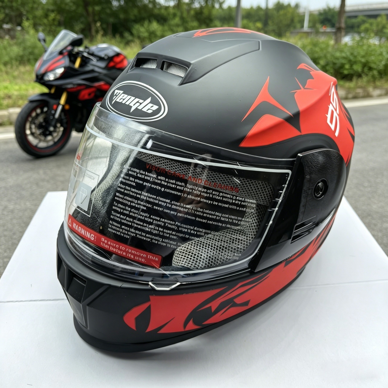 خوذة دراجة نارية كاملة الوجه ب - مراجعة Dual Visor Motorcycle Racing Helmet وسعره